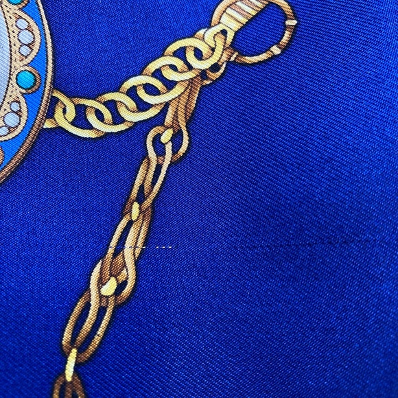 💙 GUCCI SILK SCARF AUTHENTIC - Picture 10 of 11